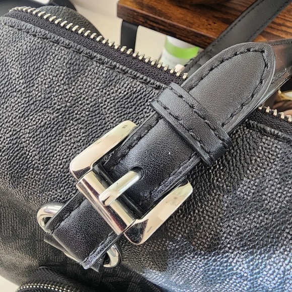 SOLD!! Michael Kors Grayson Medium Chain Signature Satchel, Wristlet, & Dust Bag - Picture 9 of 14